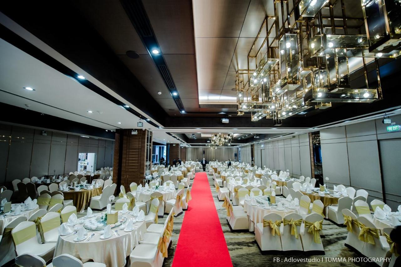 The Four Wings Hotel Bangkok Esterno foto