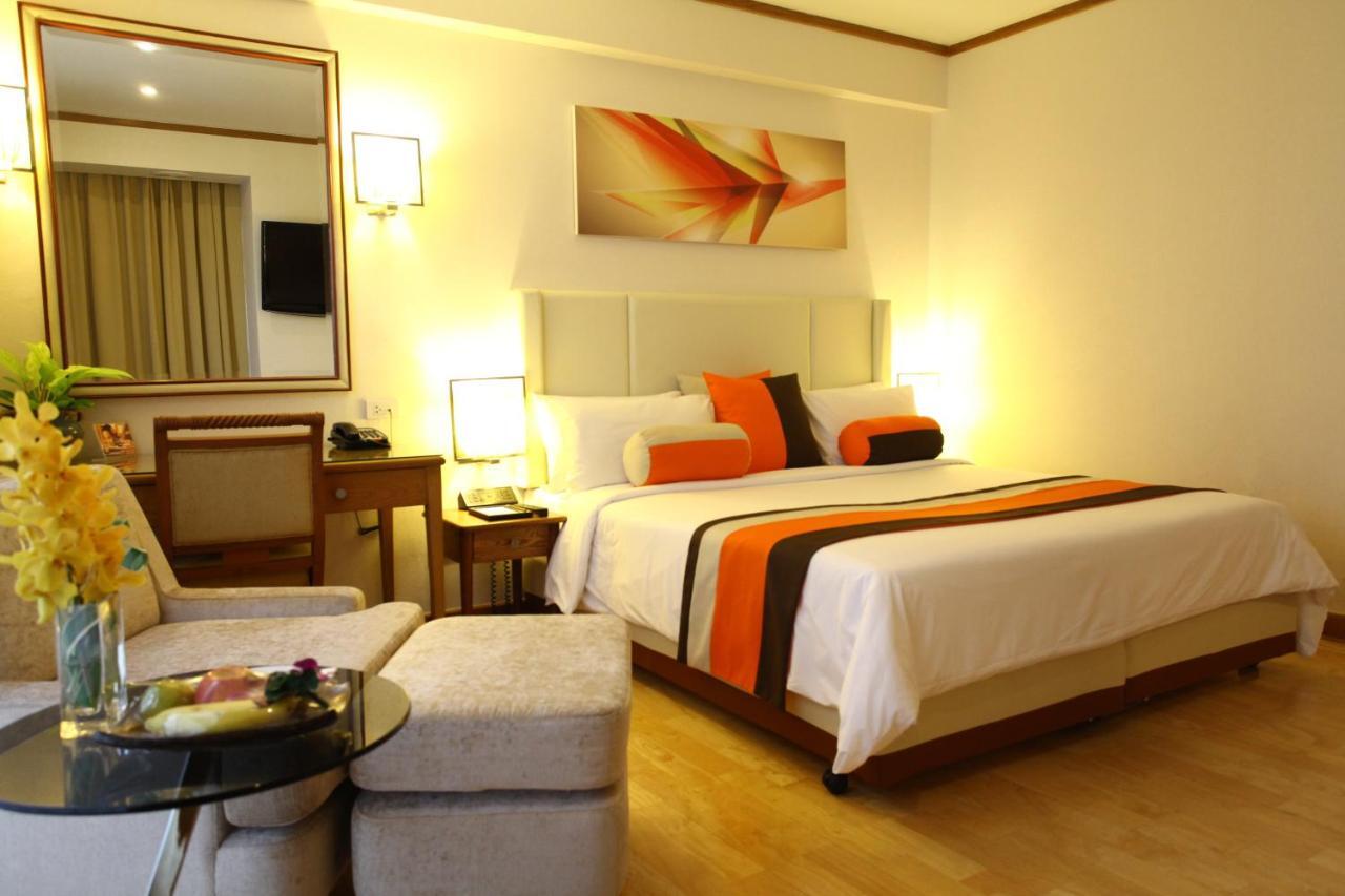 The Four Wings Hotel Bangkok Esterno foto